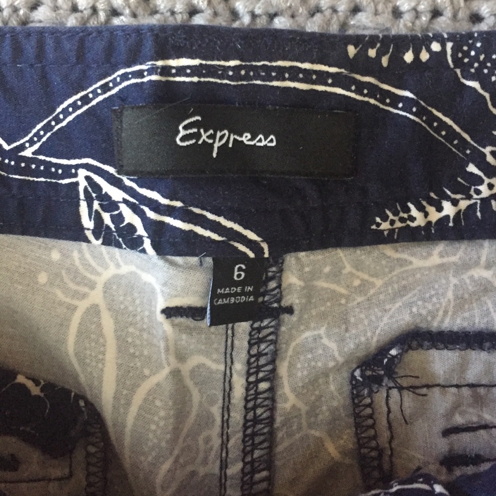 Shorts - Picture 3 of 3